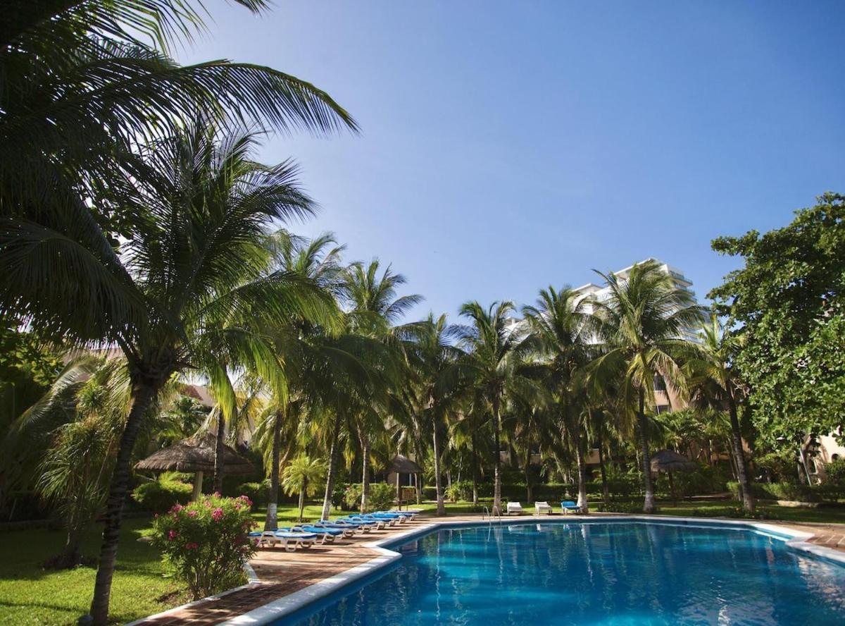 Cozy Loft With Pool, One Block From The Beach! Канкун Екстер'єр фото