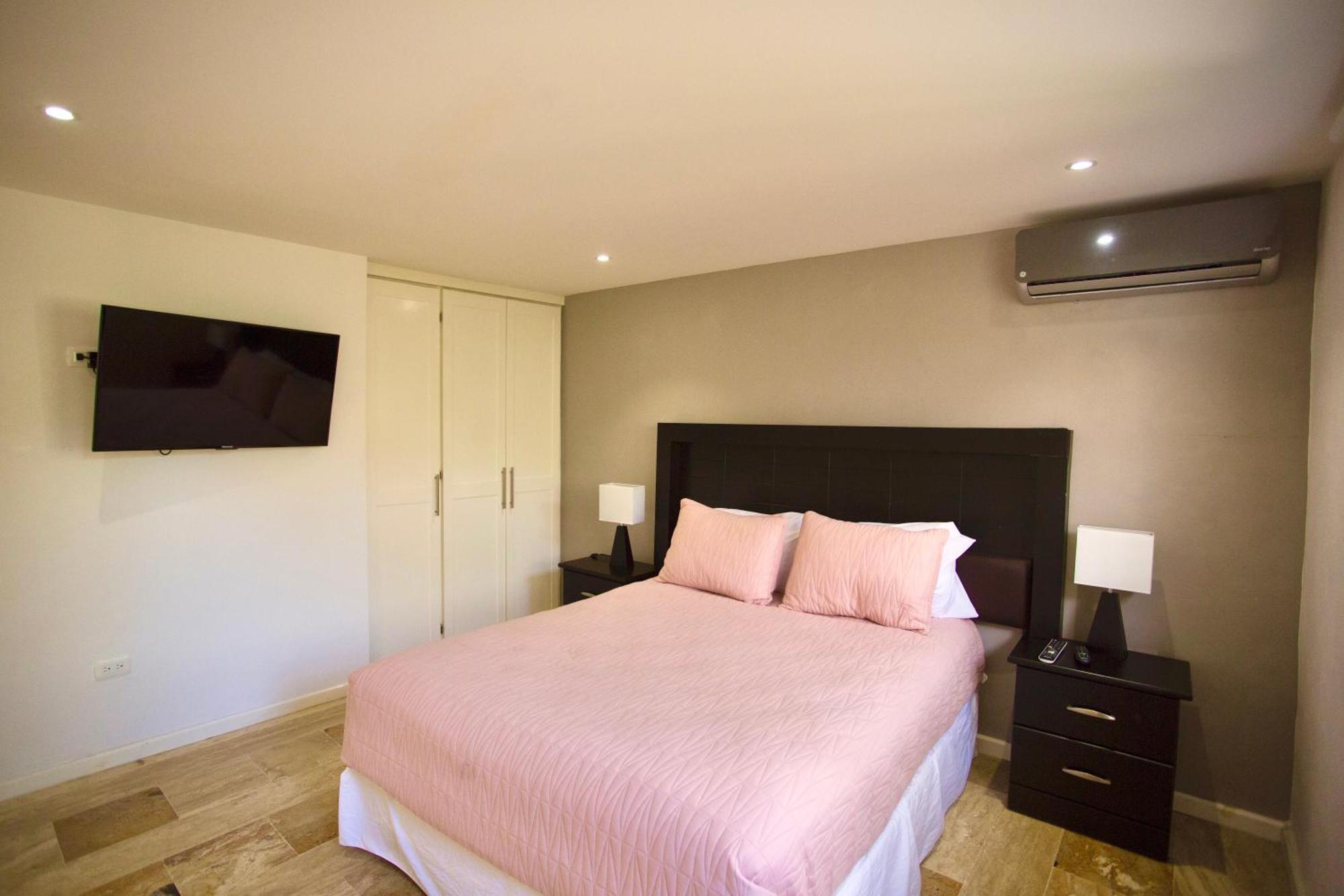Cozy Loft With Pool, One Block From The Beach! Канкун Екстер'єр фото