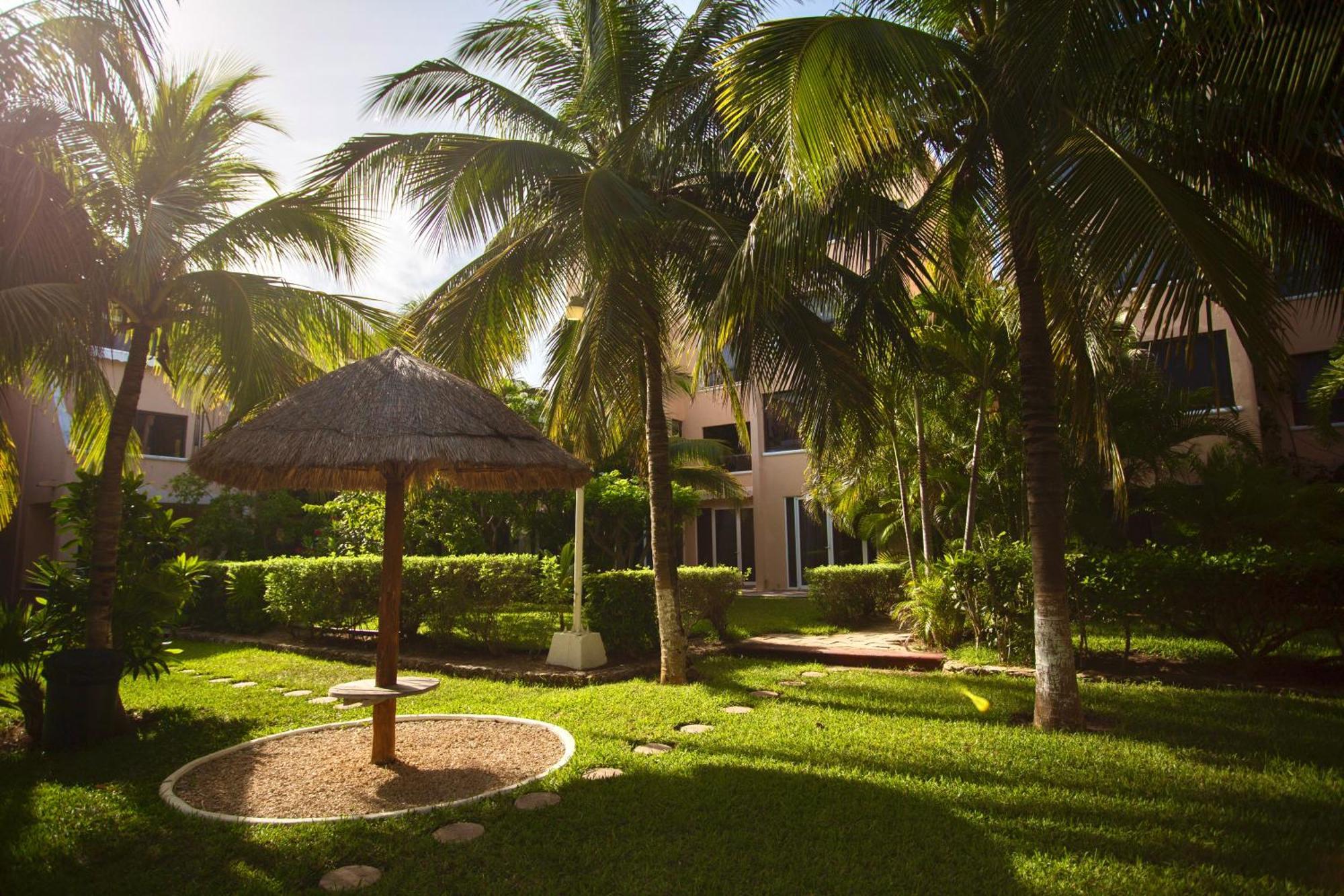 Cozy Loft With Pool, One Block From The Beach! Канкун Екстер'єр фото