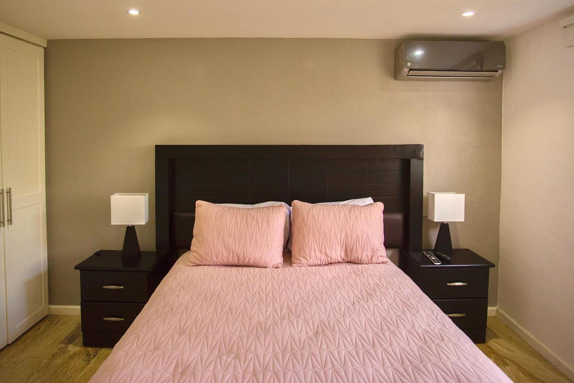 Cozy Loft With Pool, One Block From The Beach! Канкун Екстер'єр фото